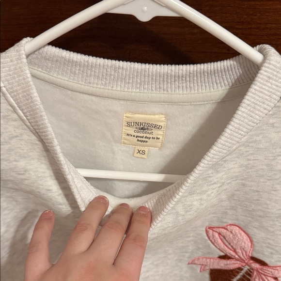 Sunkissed Coconut football sweatshirt - Picture 2 of 3
